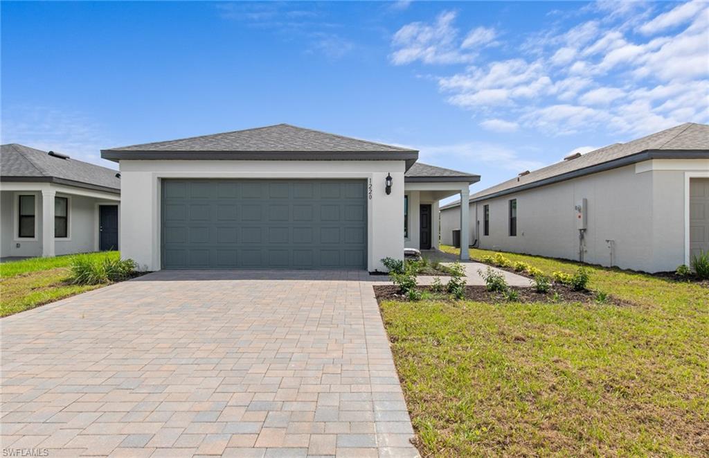 Photos are of similar Daniel floorplan. Homes may vary.