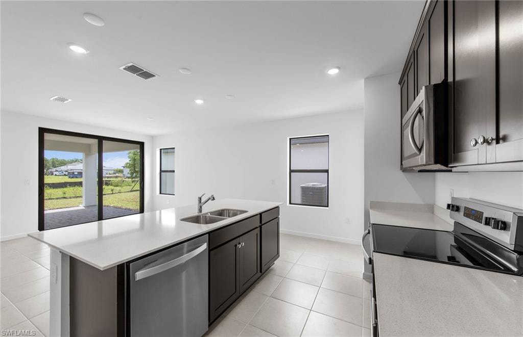 Photos are of similar Daniel floorplan. Homes may vary.