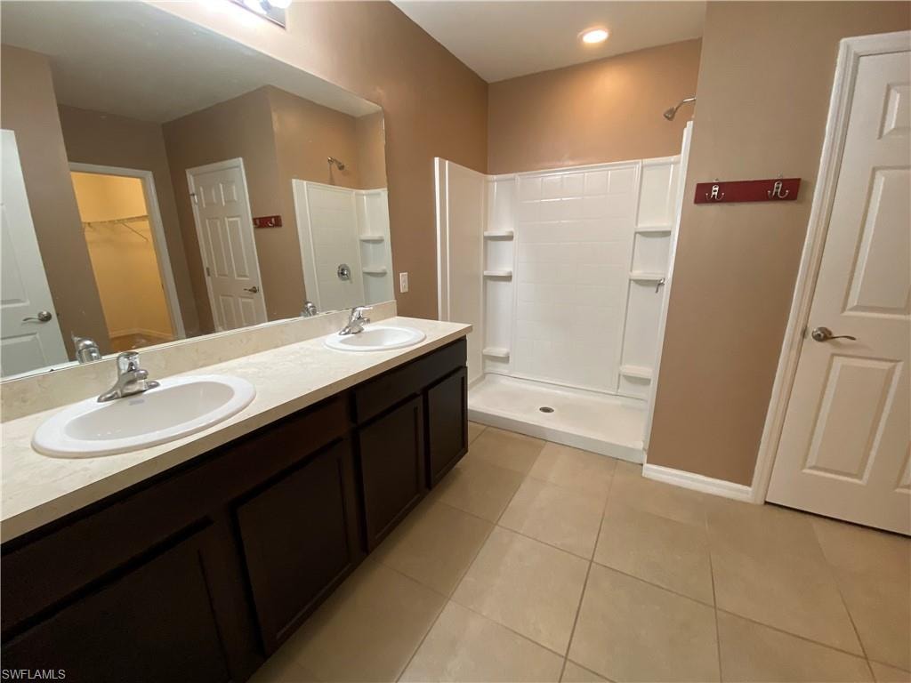 3425 Cancun CT photo 26