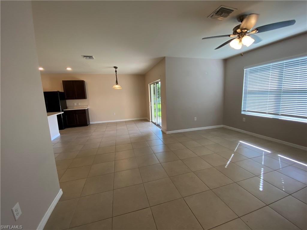 3425 Cancun CT photo 7