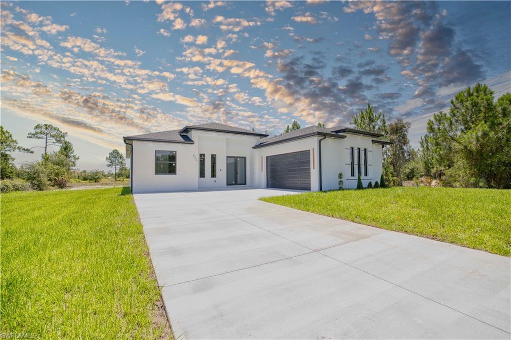 906 Greenwood AVE W