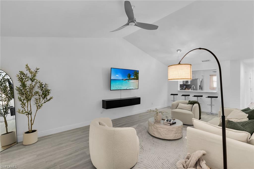 653 Squire CIR 201 photo 16