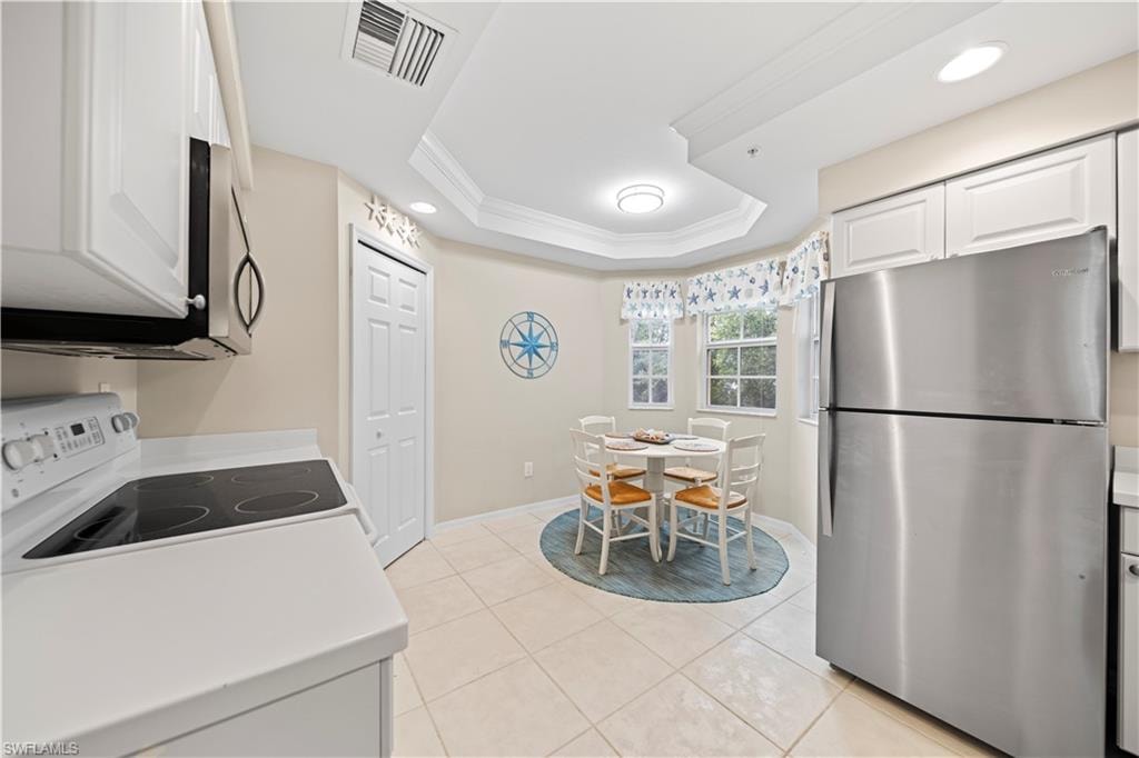 Tray Ceiling & Recessed Lights!