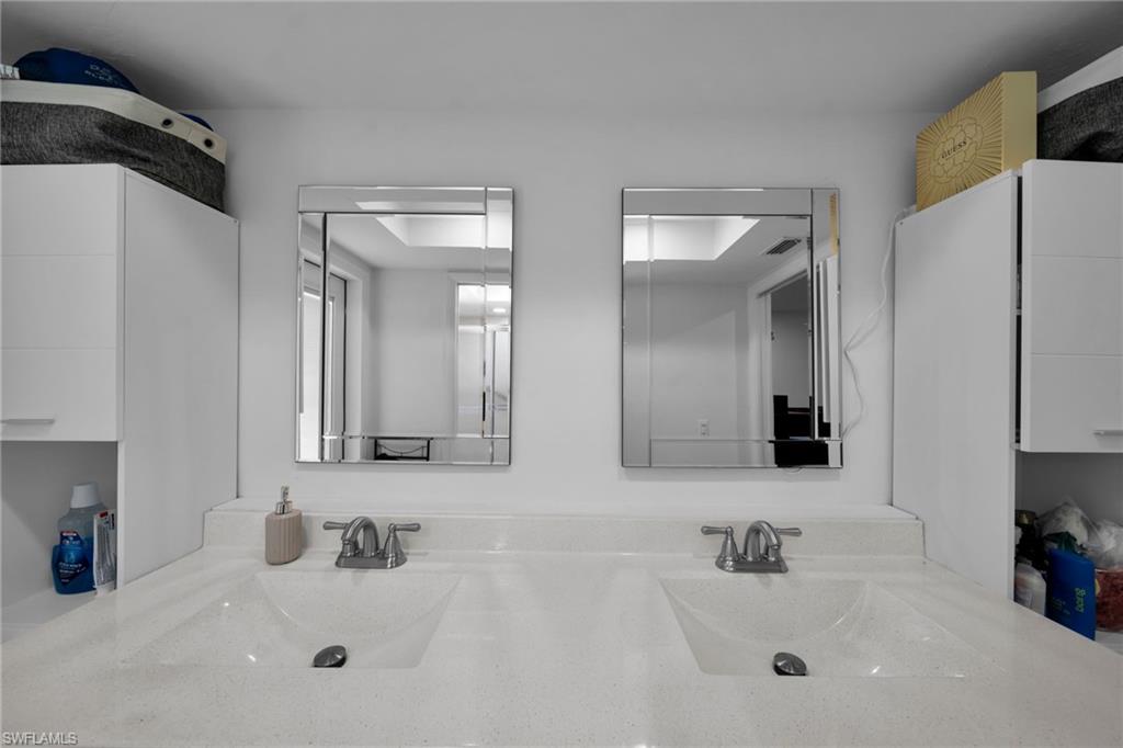 1220 SW 54th LN photo 14