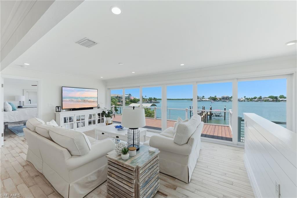 Watch tv and the view at the same time...
