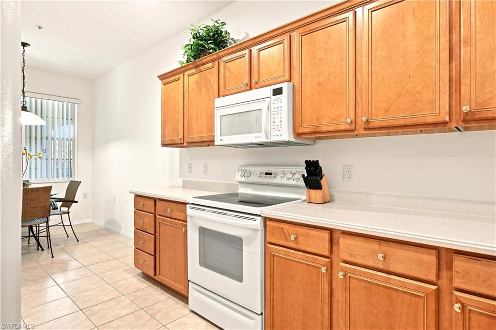 4874 Hampshire CT 303 photo 9