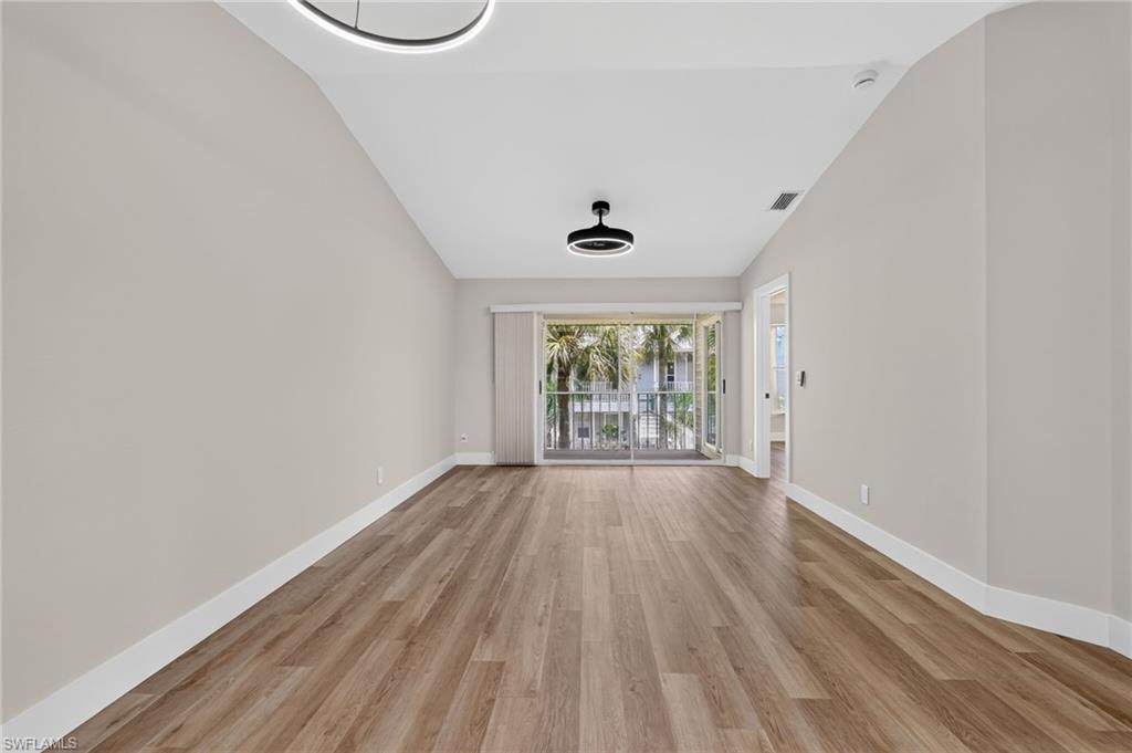 1915 Courtyard WAY 202 photo 32