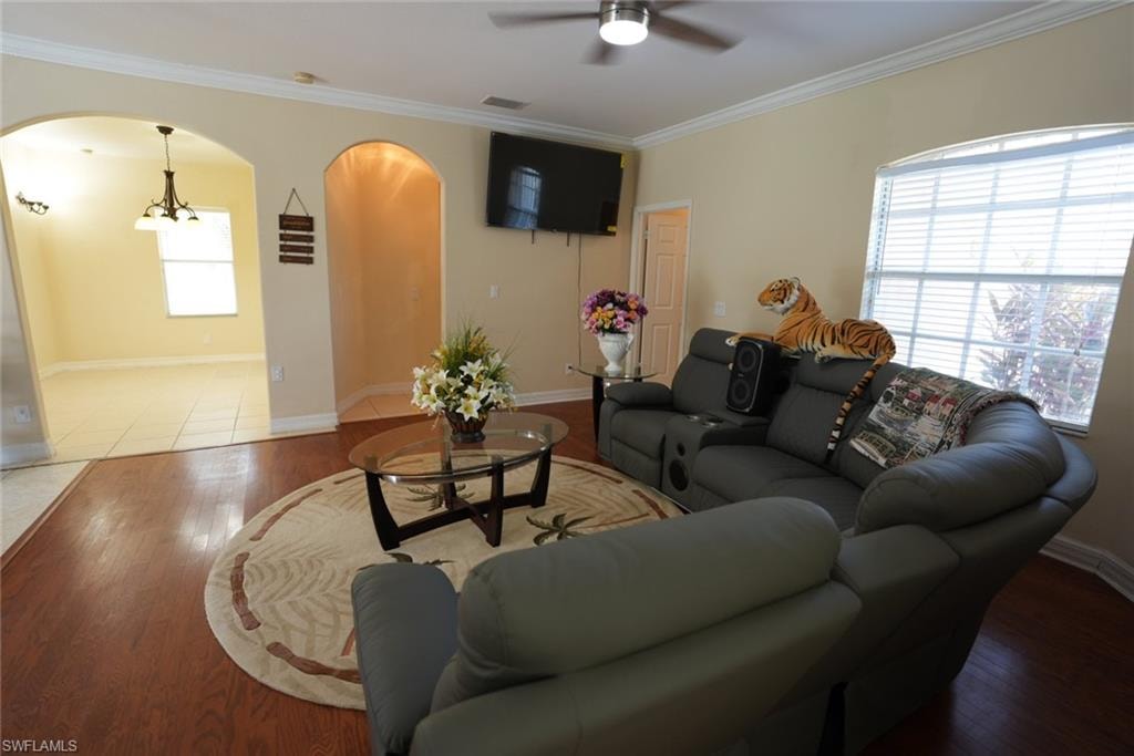 219 Columbus AVE photo 6