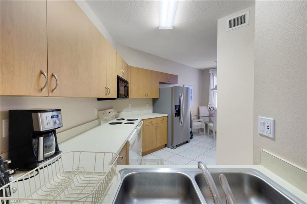 6384 Huntington Lakes CIR 103 photo 9