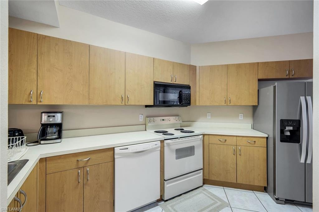6384 Huntington Lakes CIR 103 photo 8