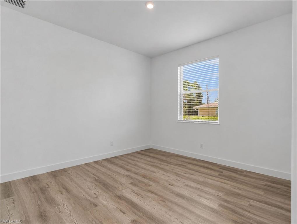 2224-2226 Kenneth AVE S photo 10