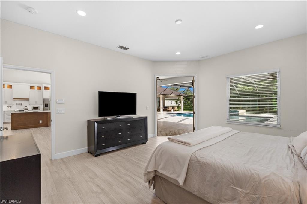 6521 Livingston Woods LN photo 19