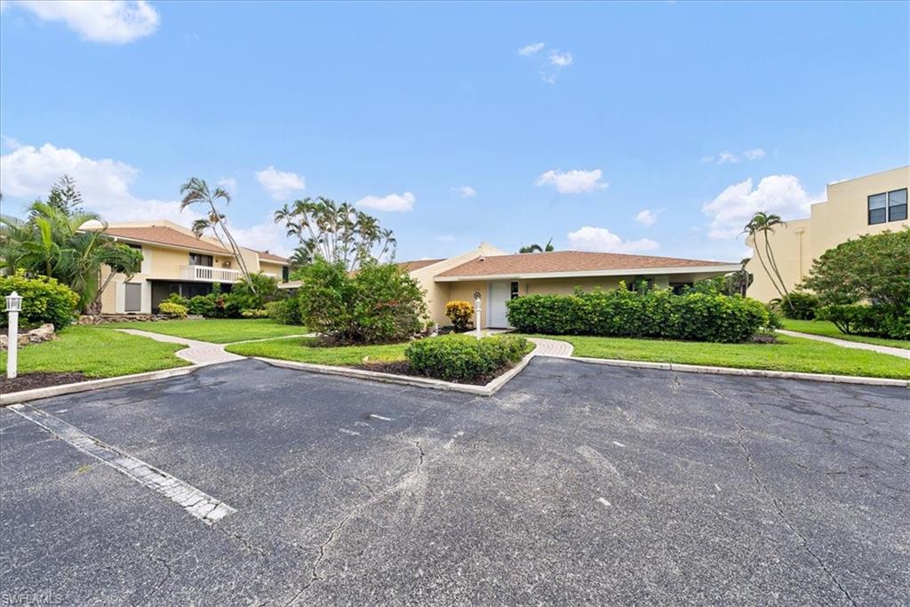 925 Palm View DR 111