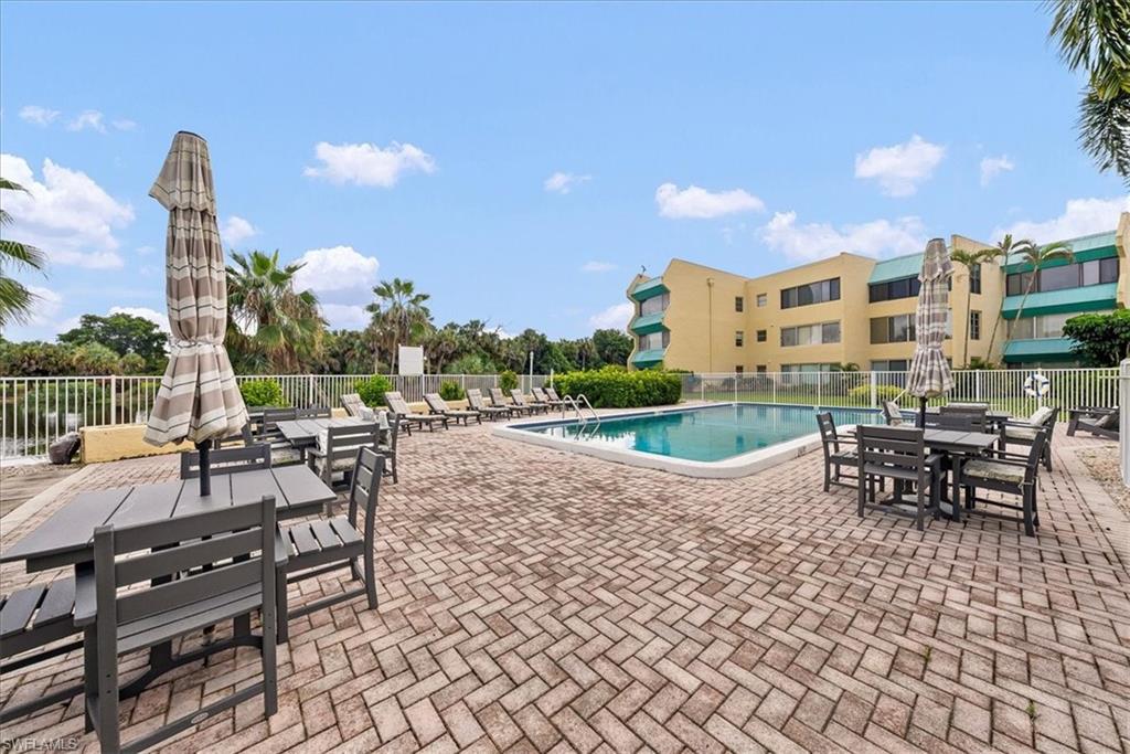 925 Palm View DR 111 photo 28