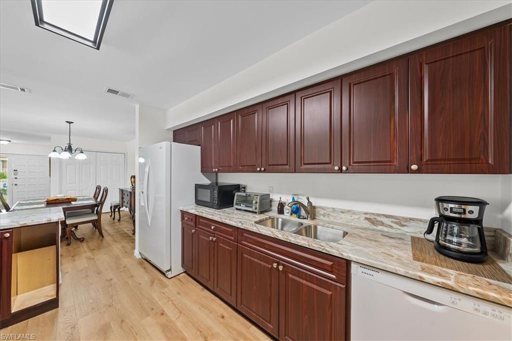 925 Palm View DR 111 photo 8