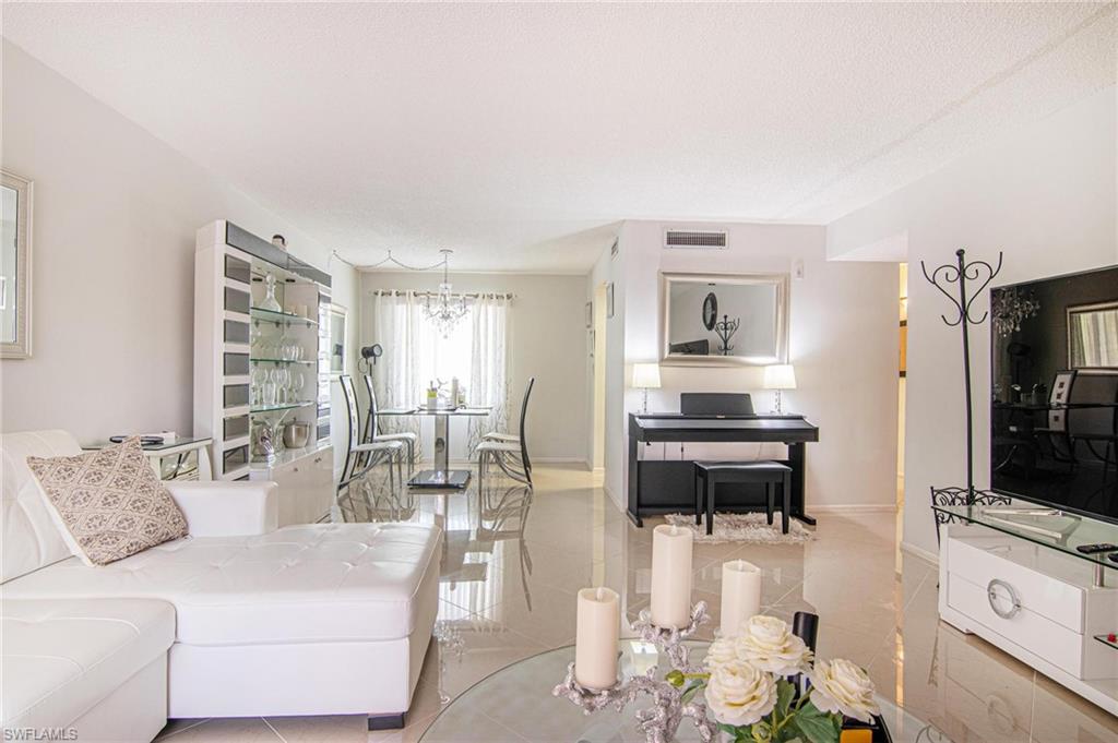 2366 E Mall DR 414 photo 18