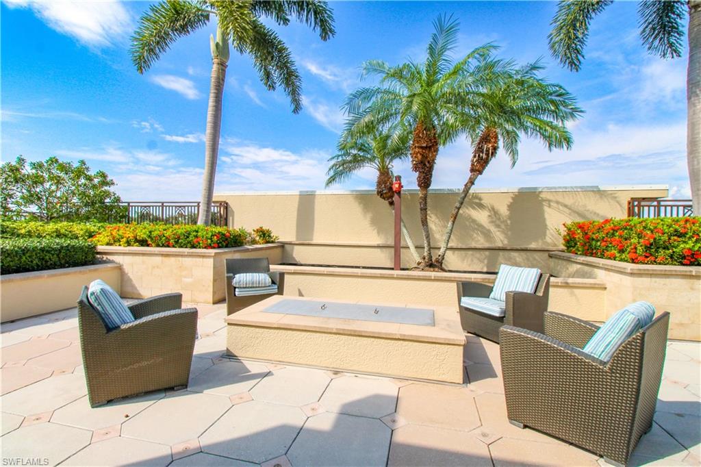View of patio / terrace featuring an outdoor living space