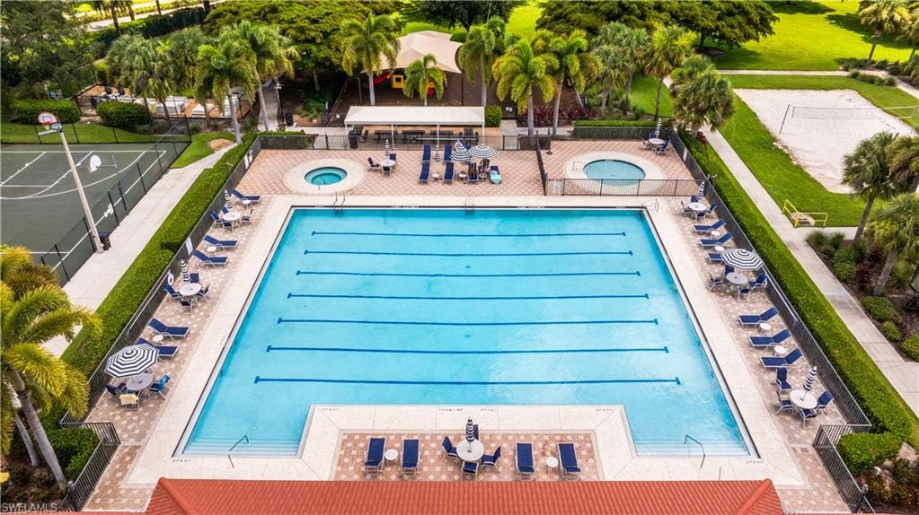 Resort Style Pool and Spa at Stoneybrook