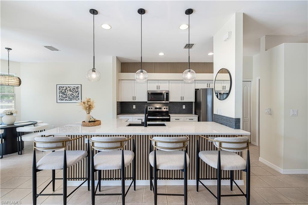Stunning Modern Kitchen - The Entertainer's Dream
