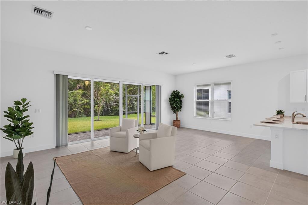 12448 Violet LN