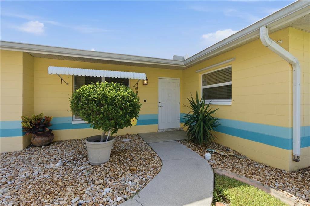 4933 Triton CT W