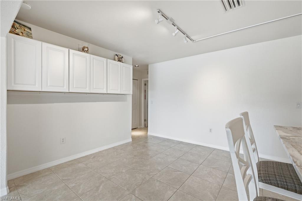 4933 Triton CT W photo 13