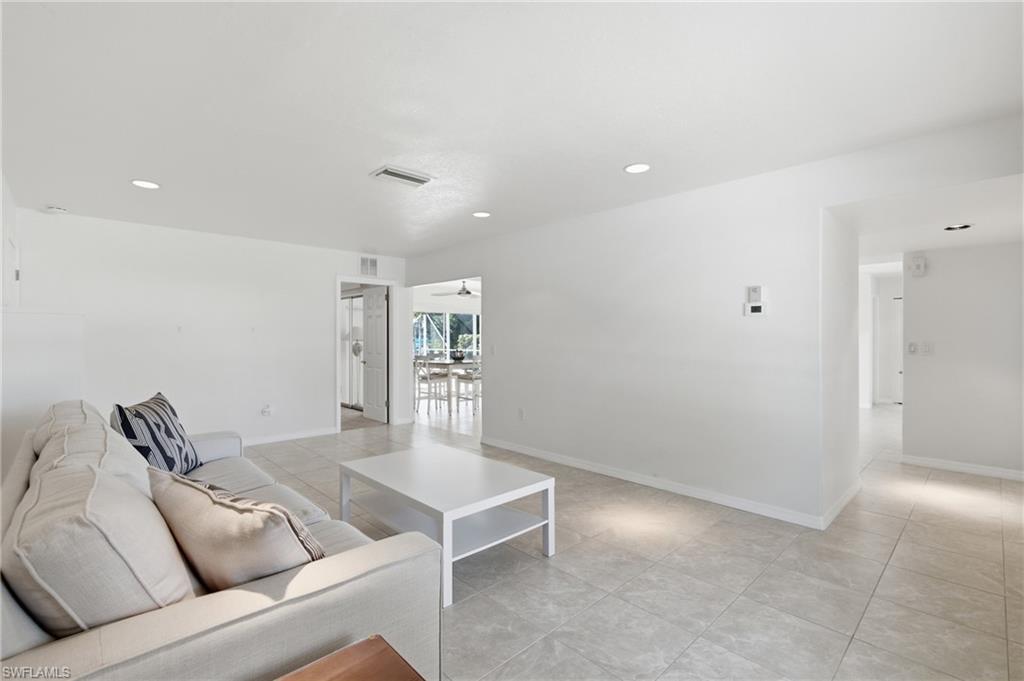 4933 Triton CT W photo 22