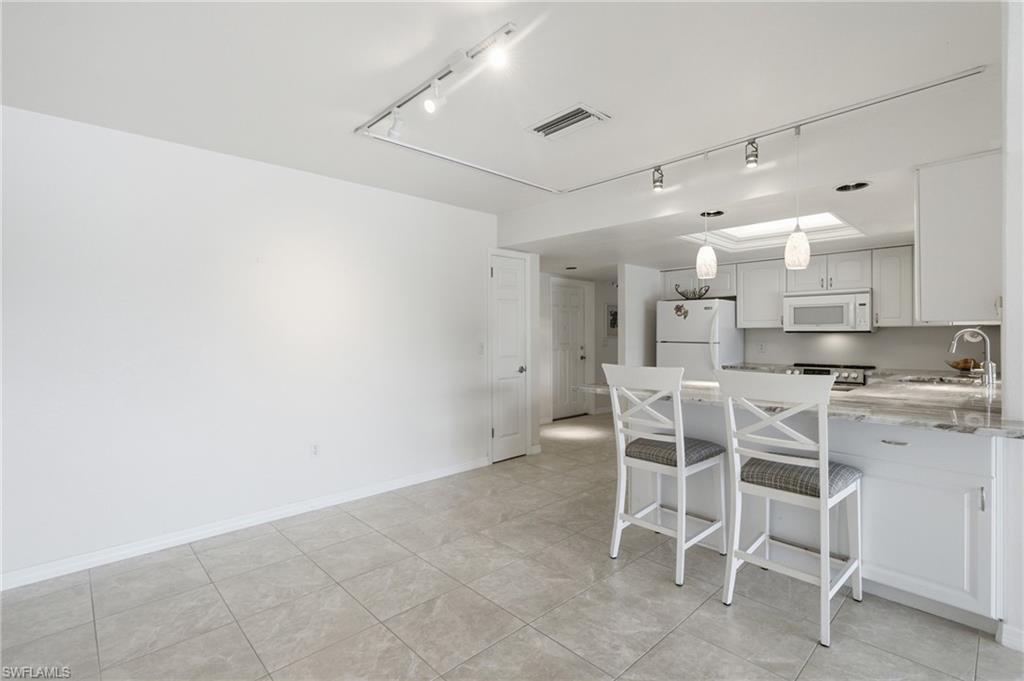 4933 Triton CT W photo 14