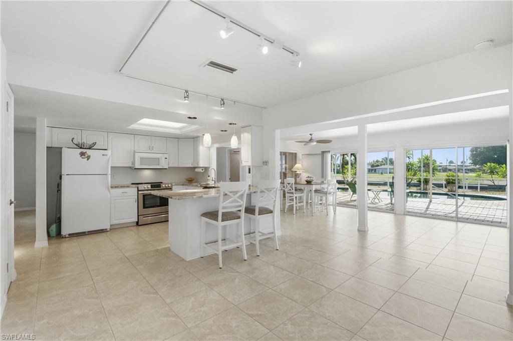 4933 Triton CT W photo 15