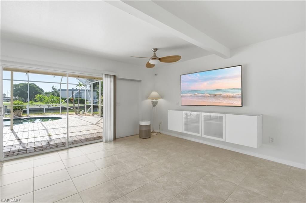 4933 Triton CT W