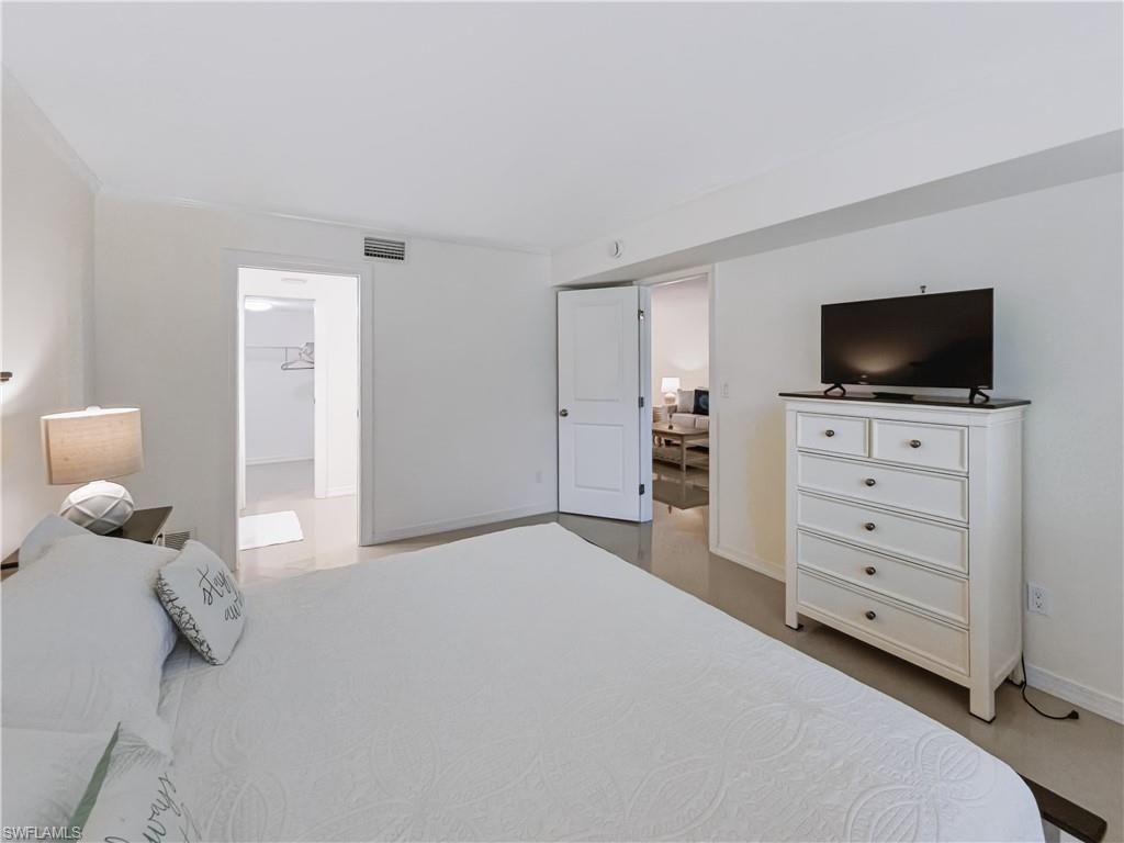 3370 10th ST N 1304 photo 13
