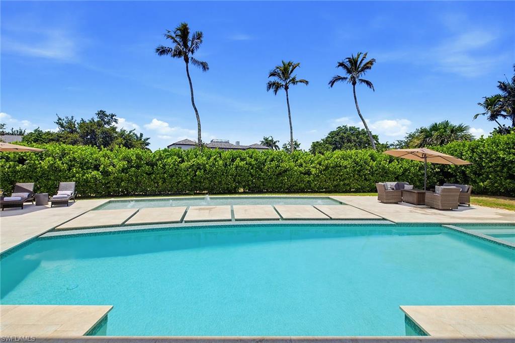 692 Banyan BLVD photo 23