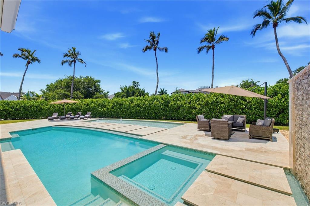 692 Banyan BLVD photo 10