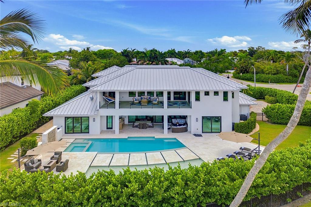 692 Banyan BLVD photo 25