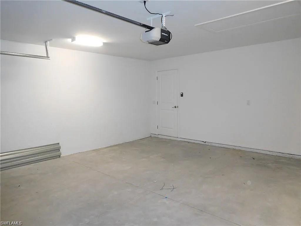2930 Diplomat PKWY W photo 12