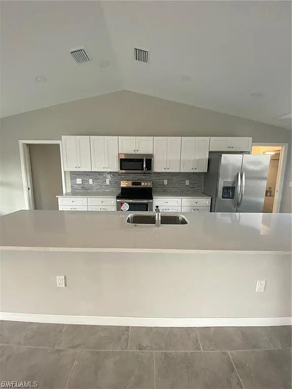 2930 Diplomat PKWY W