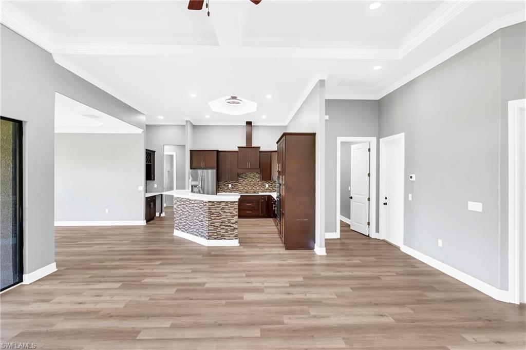 1109 Rush AVE photo 13