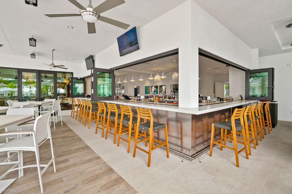 Sandbar Outdoor/Indoor Bar