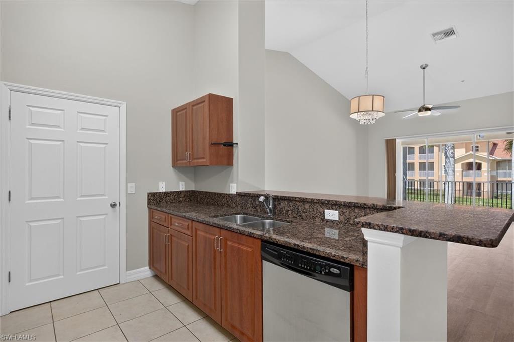 8521 Oakshade CIR 422 photo 13