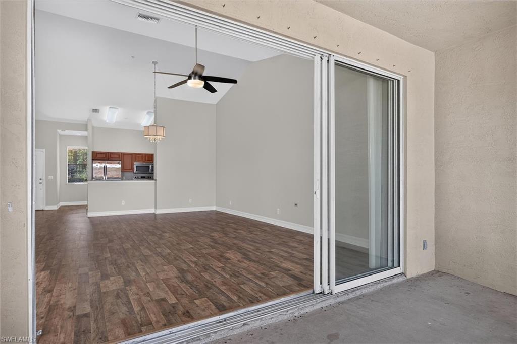 8521 Oakshade CIR 422 photo 16