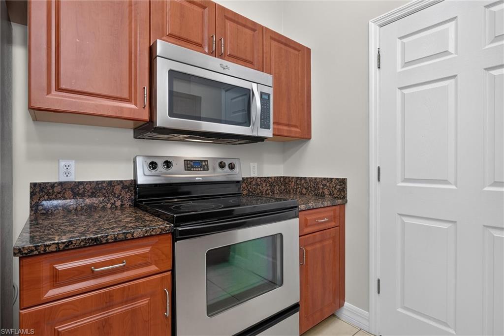 8521 Oakshade CIR 422 photo 14