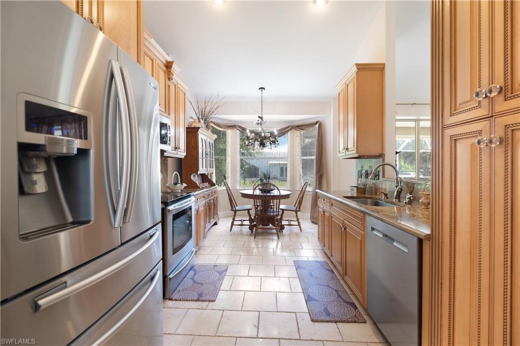6761 Golden Gate PKWY photo 8