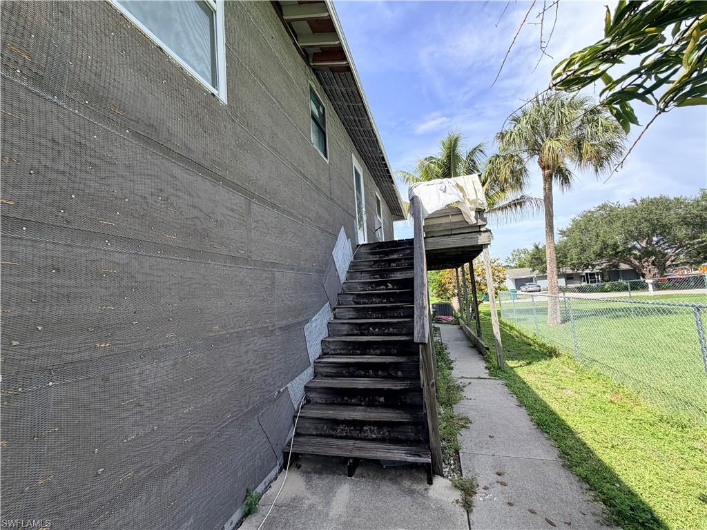 125 4th ST photo 7