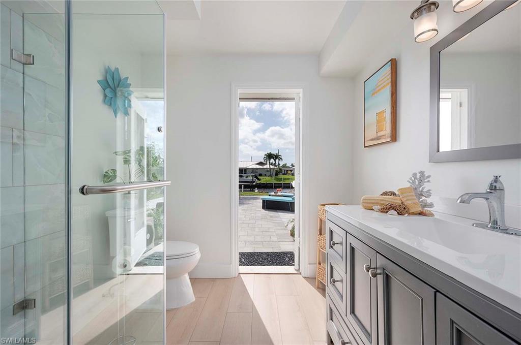 Primary En-Suite Bathroom