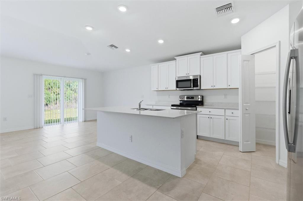 3911 Treasure Oak WAY photo 7