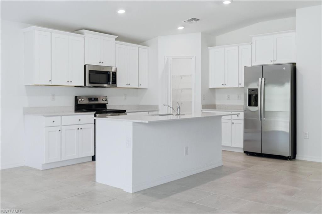 3911 Treasure Oak WAY photo 9