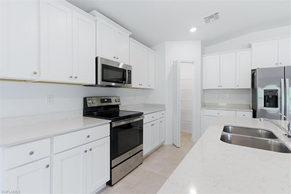 3911 Treasure Oak WAY photo 10