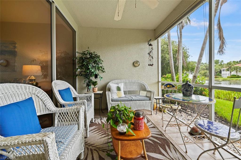 Sunroom / solarium with ceiling fan