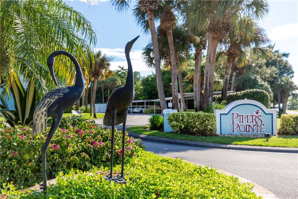 Piper Blvd Entrance