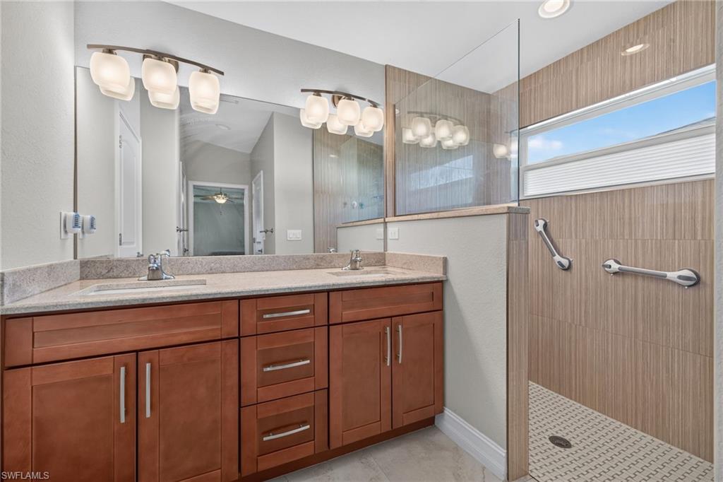 Dual vanity with integrated sinks and granite-look countertops